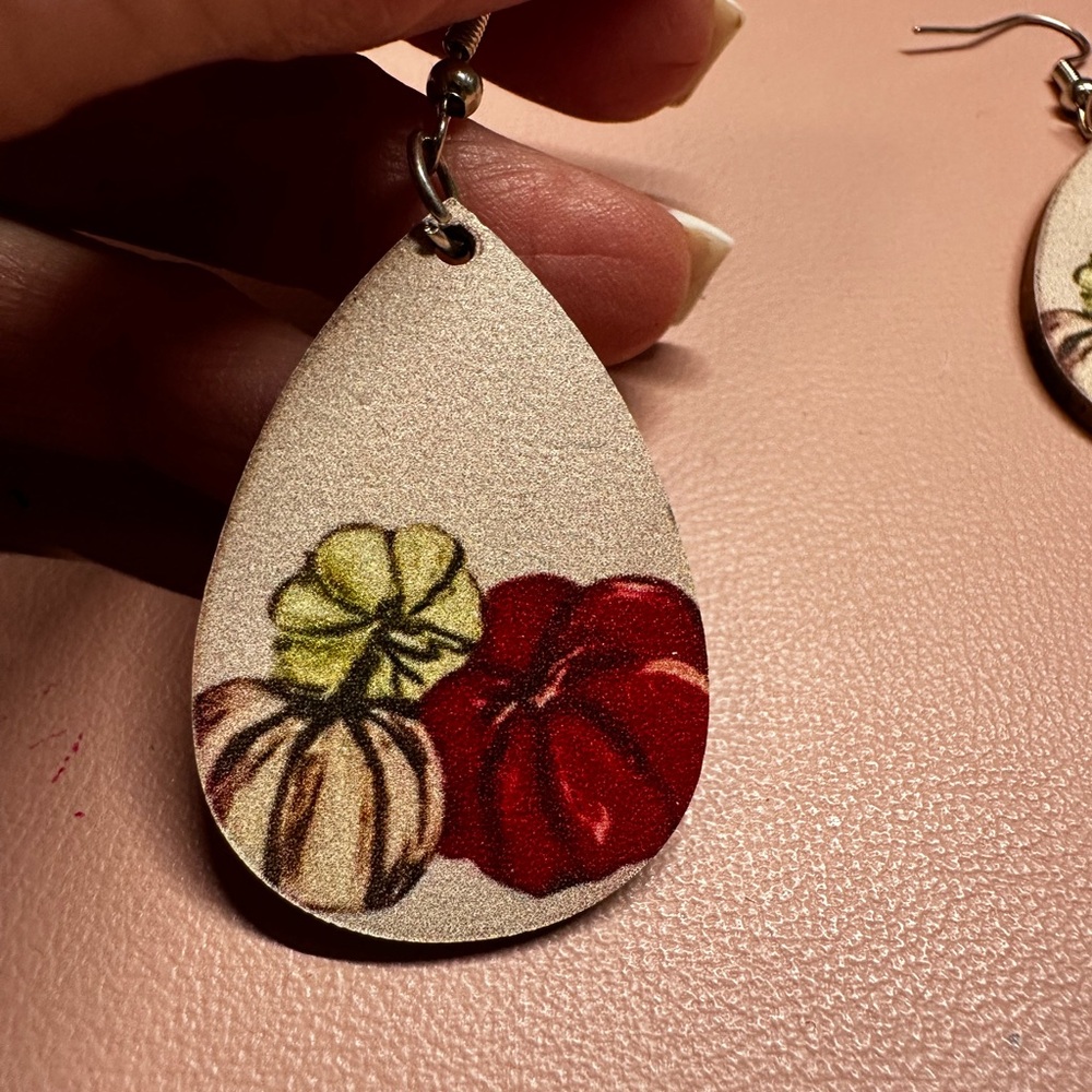 Chic Pumpkin Teardrop Earrings